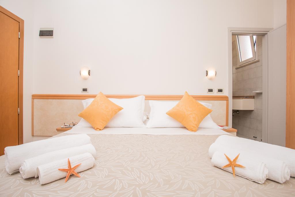 Hotel Oregon 里米尼 外观 照片
